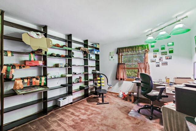 29650 N Garland Road, Wauconda, IL 60084