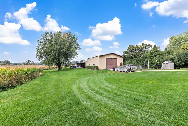29650 N Garland Road, Wauconda, IL 60084