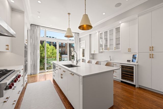 21 Rutland Square, Boston, MA 02118