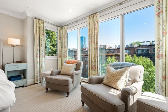 21 Rutland Square, Boston, MA 02118