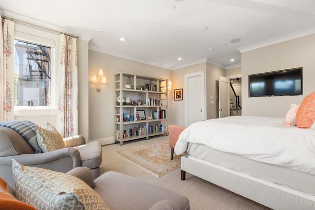 21 Rutland Square, Boston, MA 02118