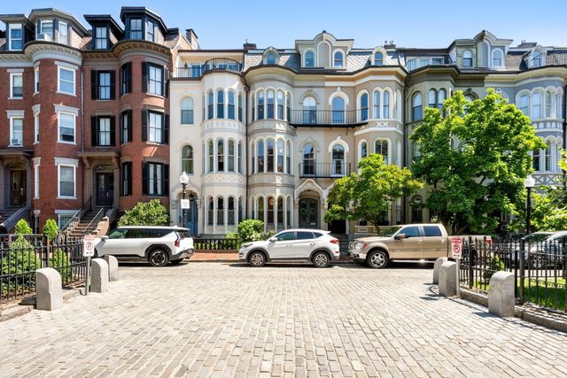 21 Rutland Square, Boston, MA 02118