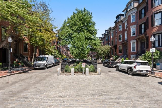 21 Rutland Square, Boston, MA 02118