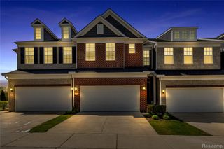 313 Strawberry Drive, Rochester Hills, MI 48307