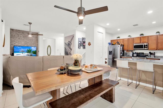 805 NE 191st St, Miami, FL 33179