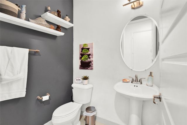 805 NE 191st St, Miami, FL 33179