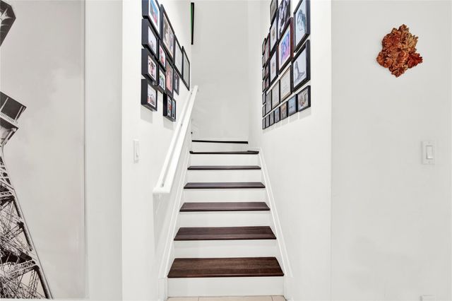 805 NE 191st St, Miami, FL 33179