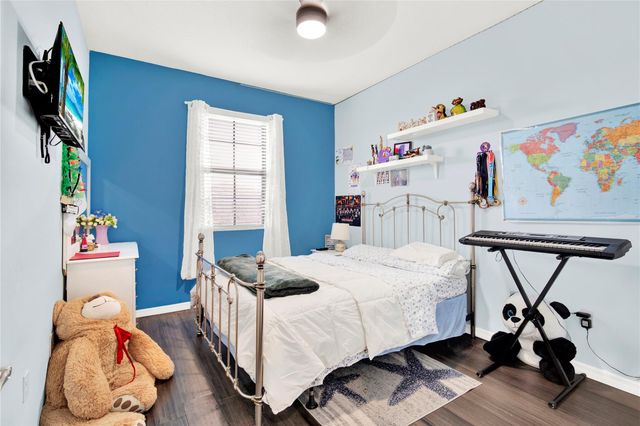 805 NE 191st St, Miami, FL 33179