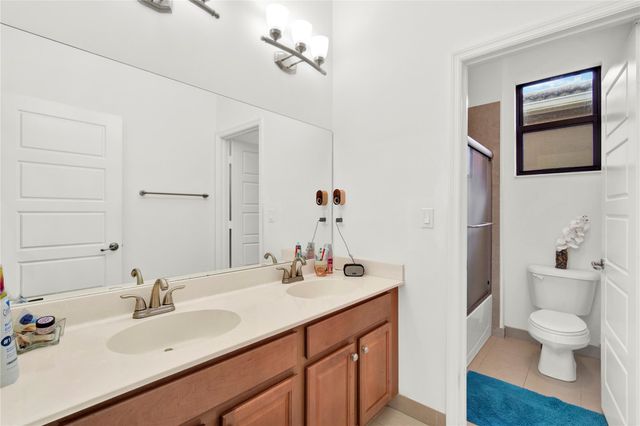 805 NE 191st St, Miami, FL 33179