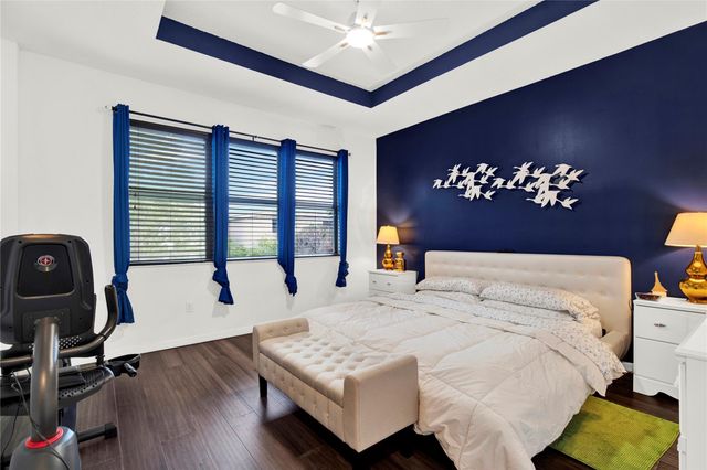 805 NE 191st St, Miami, FL 33179