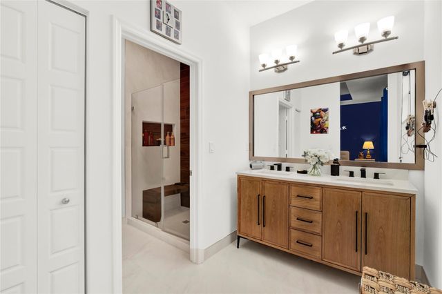 805 NE 191st St, Miami, FL 33179