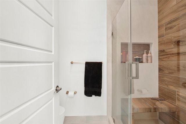 805 NE 191st St, Miami, FL 33179