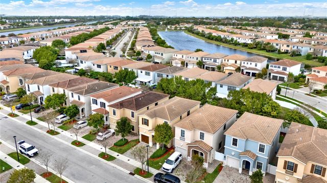 805 NE 191st St, Miami, FL 33179