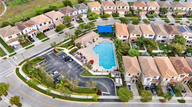 805 NE 191st St, Miami, FL 33179