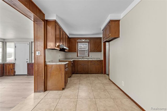 19501 Redfern Street, Detroit, MI 48219