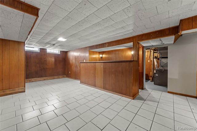 19501 Redfern Street, Detroit, MI 48219