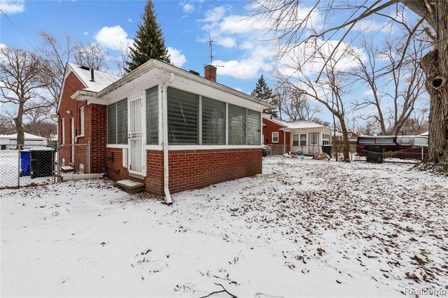 19501 Redfern Street, Detroit, MI 48219