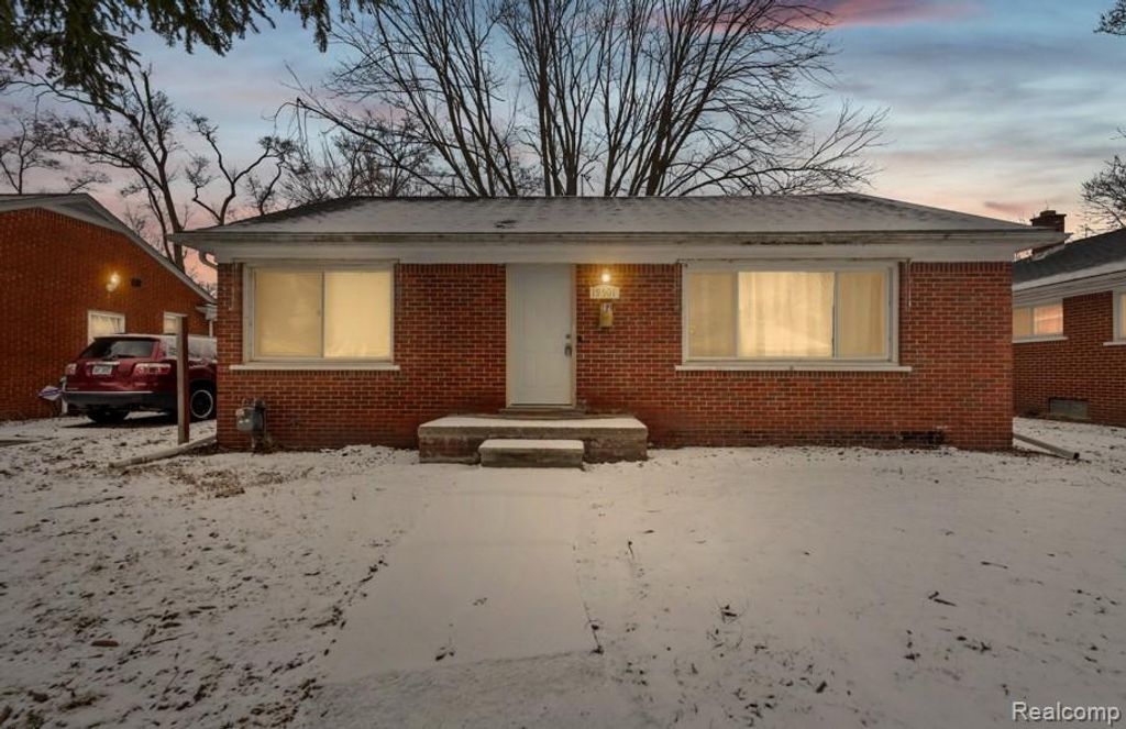 19501 Redfern Street, Detroit, MI 48219