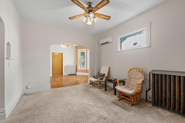 1227 Thomas Avenue, Saint Paul, MN 55104