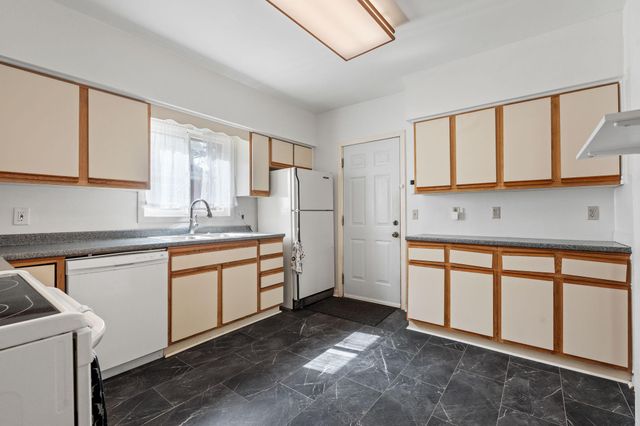 1227 Thomas Avenue, Saint Paul, MN 55104