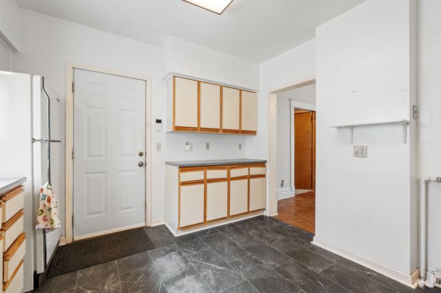 1227 Thomas Avenue, Saint Paul, MN 55104