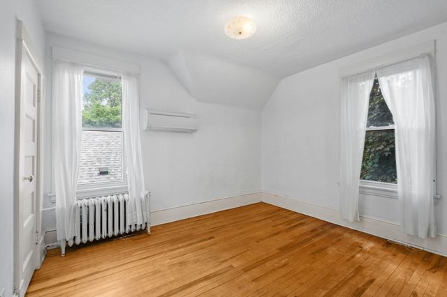 1227 Thomas Avenue, Saint Paul, MN 55104