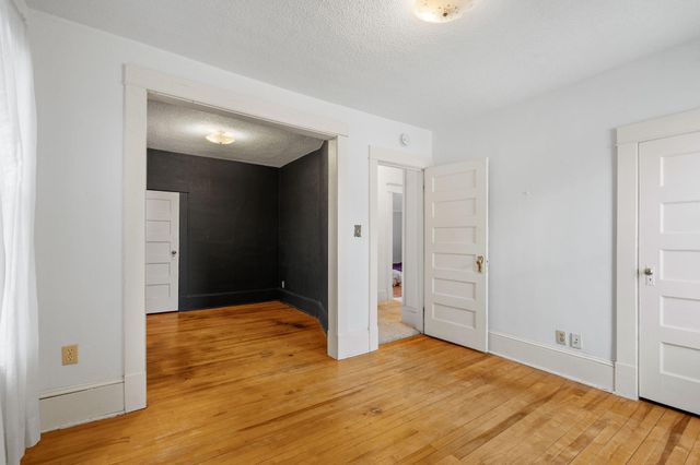 1227 Thomas Avenue, Saint Paul, MN 55104