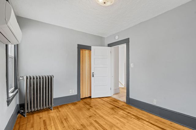 1227 Thomas Avenue, Saint Paul, MN 55104
