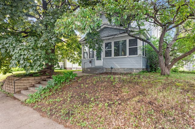 1227 Thomas Avenue, Saint Paul, MN 55104
