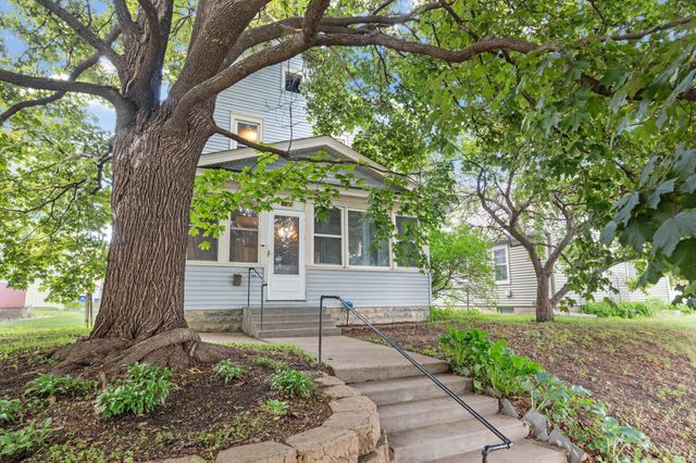 1227 Thomas Avenue, Saint Paul, MN 55104