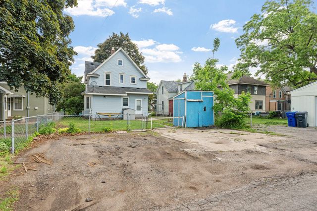 1227 Thomas Avenue, Saint Paul, MN 55104