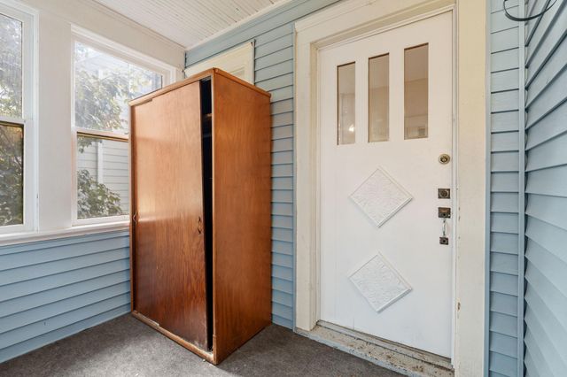 1227 Thomas Avenue, Saint Paul, MN 55104