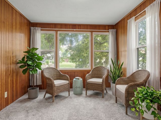 1227 Thomas Avenue, Saint Paul, MN 55104
