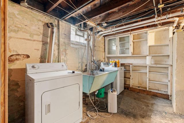 1227 Thomas Avenue, Saint Paul, MN 55104