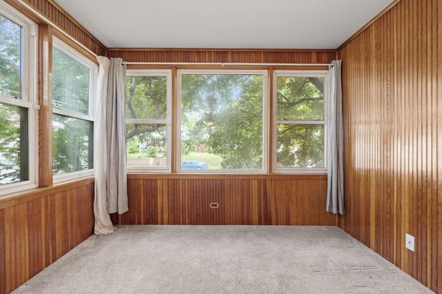 1227 Thomas Avenue, Saint Paul, MN 55104