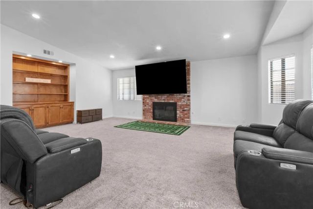 696 Tilia St, Santa Maria, CA 93455