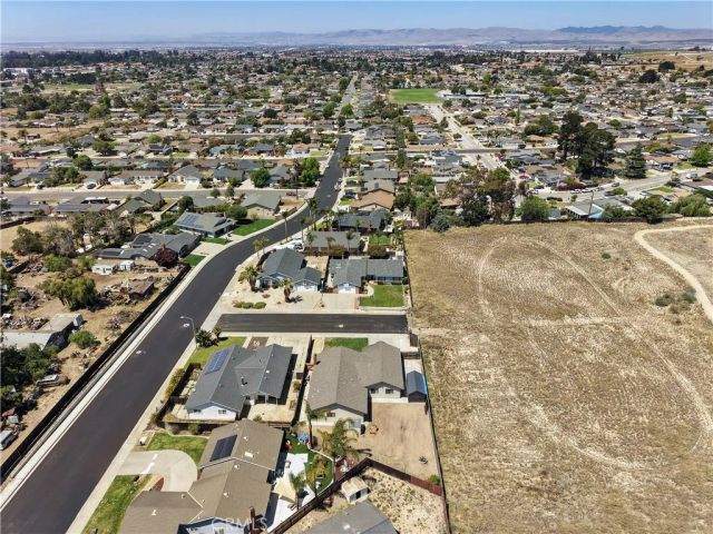 696 Tilia St, Santa Maria, CA 93455