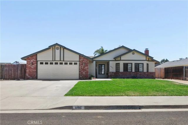 696 Tilia St, Santa Maria, CA 93455