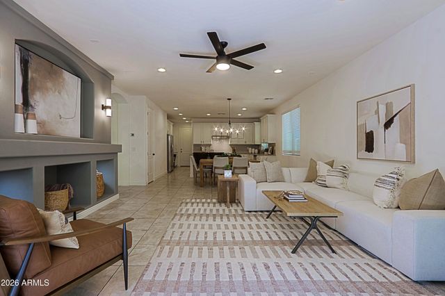 157 E CANYON Way, Chandler, AZ 85249