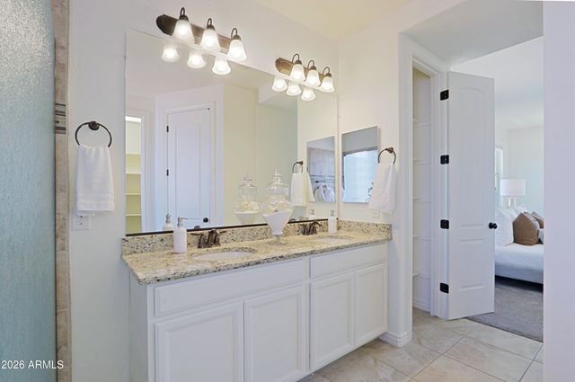 157 E CANYON Way, Chandler, AZ 85249