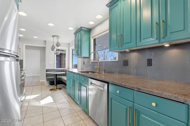 8503 Kail Dr, Yakima, WA 98908