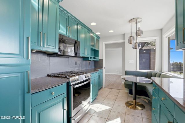 8503 Kail Dr, Yakima, WA 98908