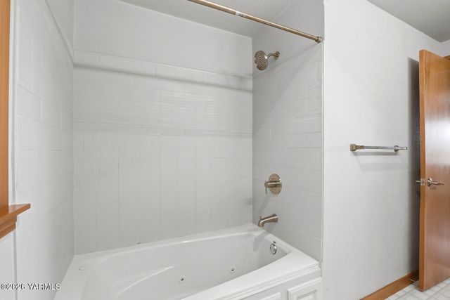 8503 Kail Dr, Yakima, WA 98908