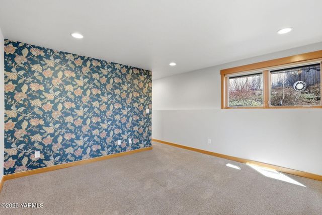 8503 Kail Dr, Yakima, WA 98908