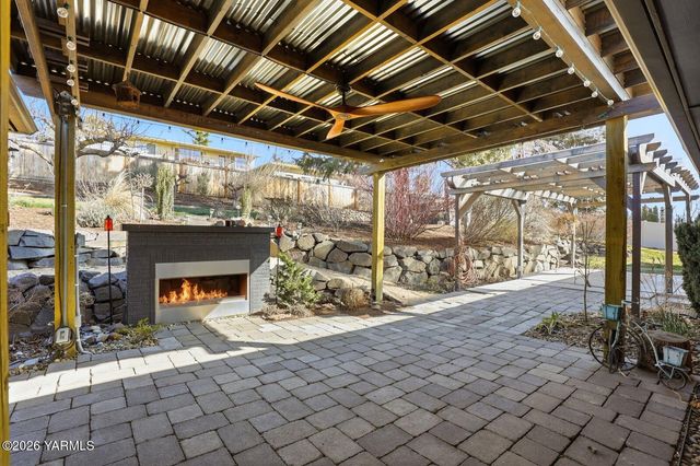 8503 Kail Dr, Yakima, WA 98908