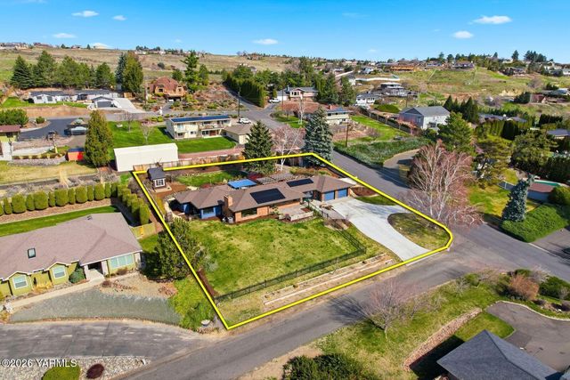 8503 Kail Dr, Yakima, WA 98908