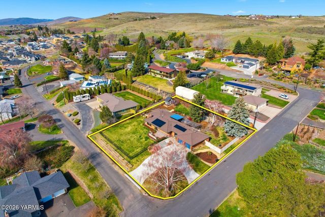 8503 Kail Dr, Yakima, WA 98908