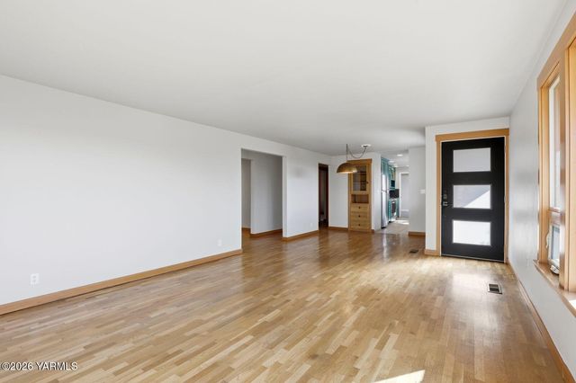 8503 Kail Dr, Yakima, WA 98908