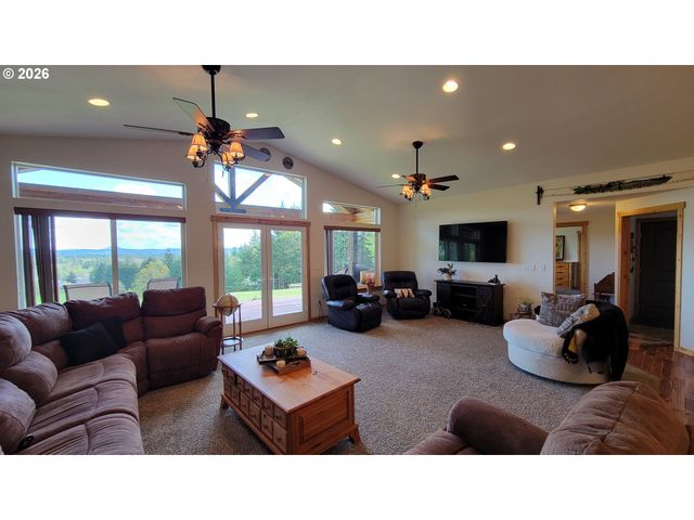 24674 BOLTON HILL Rd, Veneta, OR 97487