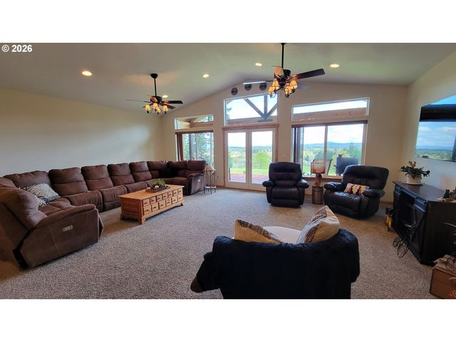 24674 BOLTON HILL Rd, Veneta, OR 97487